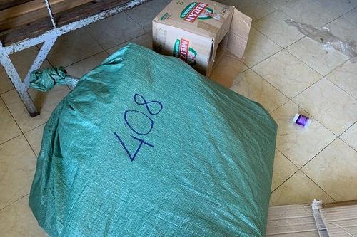 Tất bật dọn dẹp ký túc xá làm khu cách ly cho người từ vùng dịch COVID-19 về TP Hồ Chí Minh