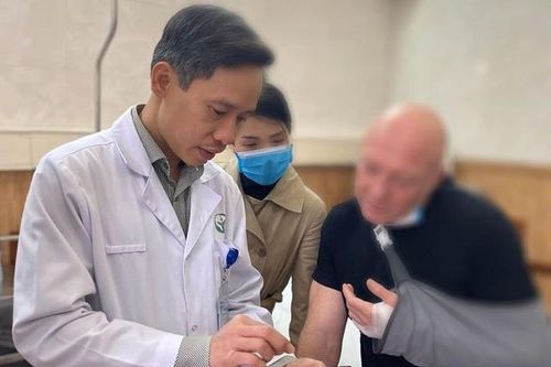 Giữ lại ngón tay cho người đàn ông Pháp