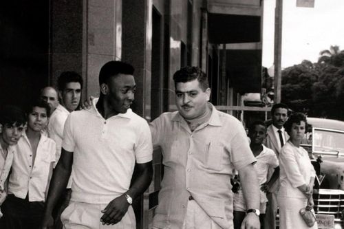 Vua bóng đá Pelé từng kinh doanh thua lỗ ra sao?