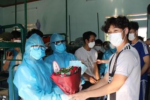 Những 'chiến binh' trong khu cách ly