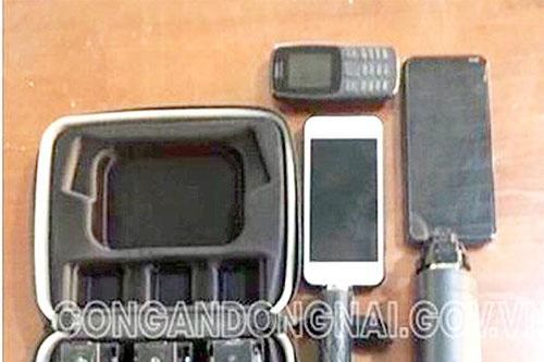 Mua bán công cụ hỗ trợ trái phép qua mạng xã hội