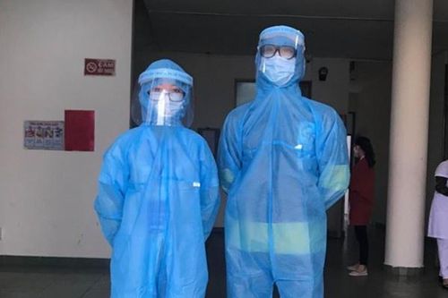 Tập thể lớp tại ĐH Y Dược Thái Bình viết đơn xin tham gia chống dịch