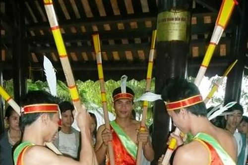 'Nhớ nước non mình nghìn năm'