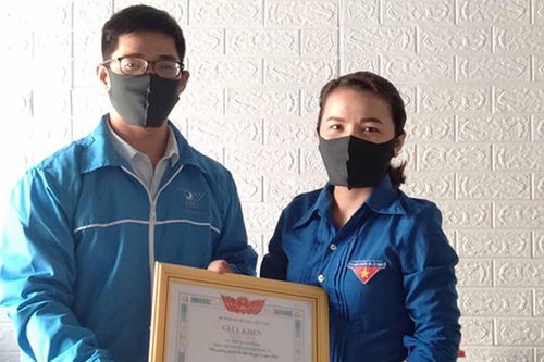 Tuyên dương đoàn viên đóng góp tích cực trong phòng-chống dịch Covid-19