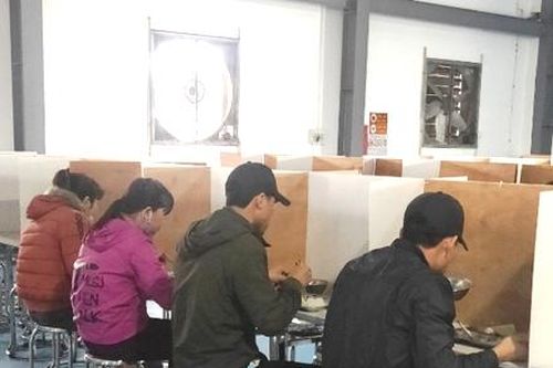 Nhà ăn 'đặc biệt' của công nhân trong thời điểm dịch bệnh Covid-19