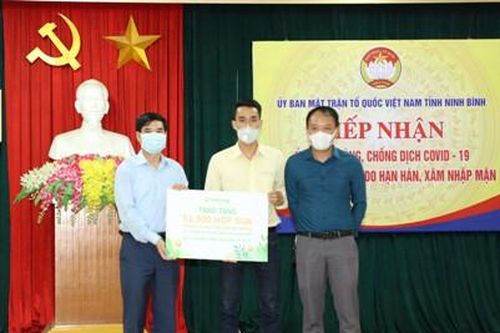 Ủy ban MTTQ tỉnh tiếp nhận ủng hộ phòng, chống dịch Covid-19