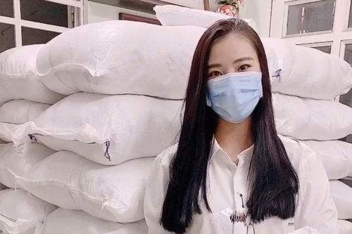 Á hậu Kim Duyên tặng 5 tấn gạo cho người nghèo