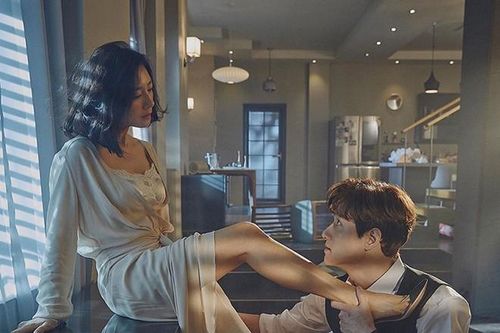 Choáng với cảnh 'nóng' bạo liệt trong phim giờ vàng của truyền hình Hàn Quốc