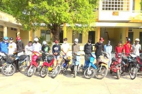 Nhóm 'quái xế' bay lắc ma túy rồi đua xe bạt mạng