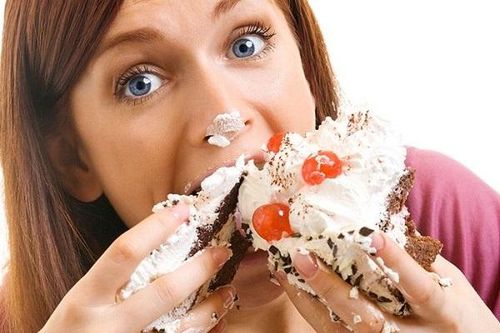 7 món quen thuộc nhưng ăn khi đói bụng lại gây hại sức khỏe đủ đường