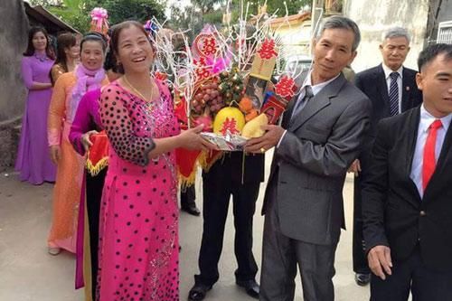 Dàn bê tráp ăn hỏi 'độc, lạ' toàn cụ ông, cụ bà gây 'sốt' cộng đồng mạng