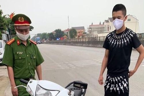 Đi câu cá trong thời gian cách ly, nam thanh niên bị phạt 200.000 đồng