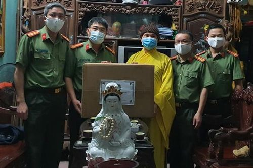 Tặng 4.000 khẩu trang đến các cơ sở tôn giáo