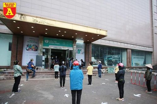 Siêu thị 0 đồng dành cho người nghèo ở Hà Nội mùa dịch Covid-19