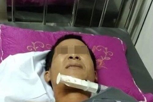 Tài xế xe tải bị hàng xóm chém nhập viện vì làm đứt dây cáp mạng