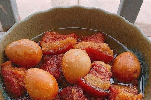 Mách bạn mẹo làm thịt kho trứng cút thơm ngon của nhà hàng nổi tiếng