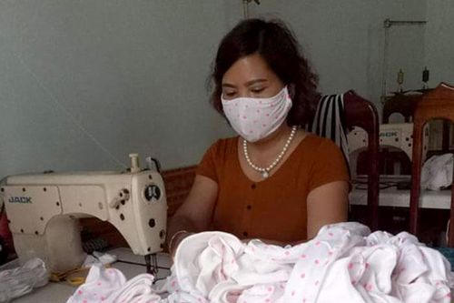 Những chiếc khẩu trang nghĩa tình