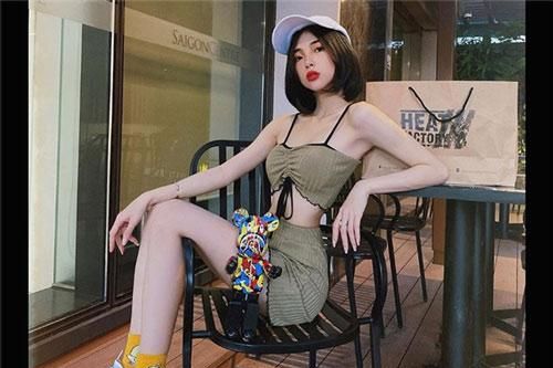 Quên Ngọc Trinh đi, hot girl trà sữa này mới là tuyệt phẩm với vòng eo chỉ 52cm
