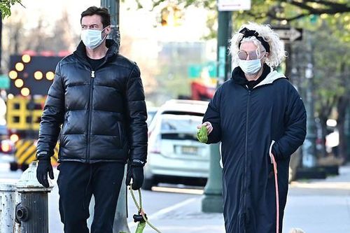 Hugh Jackman viết lời yêu cho vợ hơn 13 tuổi sau 24 năm kết hôn