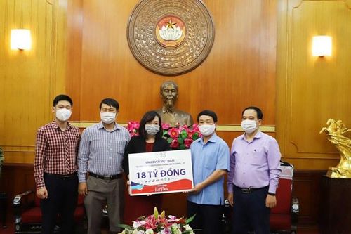 Hơn 870 tỷ đồng ủng hộ chống dịch Covid-19