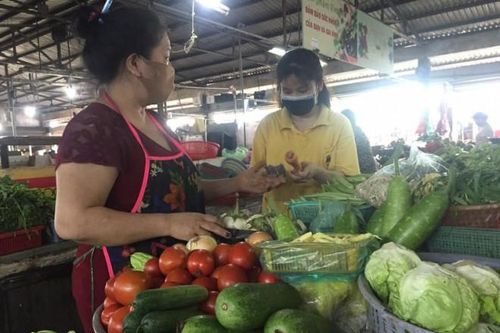 Rau quả thu mua tại vườn tăng giá gấp bốn lần