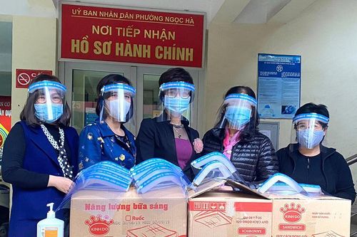 Phụ nữ phường Ngọc Hà chung tay phòng, chống dịch Covid-19
