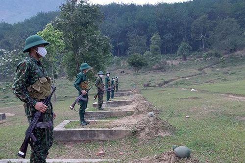 Huấn luyện chiến sĩ mới trong mùa dịch Covid-19