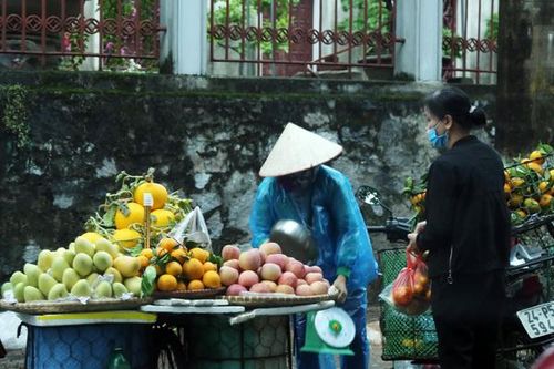Thành phố Lào Cai ngày đầu nới cách ly xã hội: nhộn nhịp trở lại nhưng không chủ quan