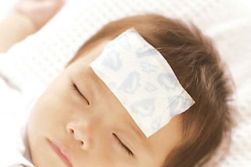 Bác sĩ Nhi chỉ ra rằng đây chính là sai lầm trí mạng khi hạ sốt cho con mà quá nhiều cha mẹ mắc
