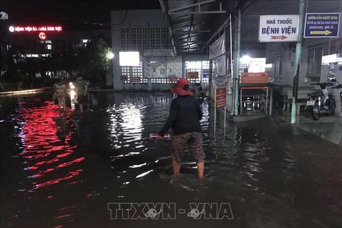 Mưa lớn gây ngập nhiều khu vực tại TP Hồ Chí Minh