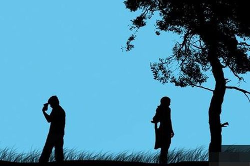 Tình yêu như con dao hai lưỡi, càng nắm chặt lại càng đau
