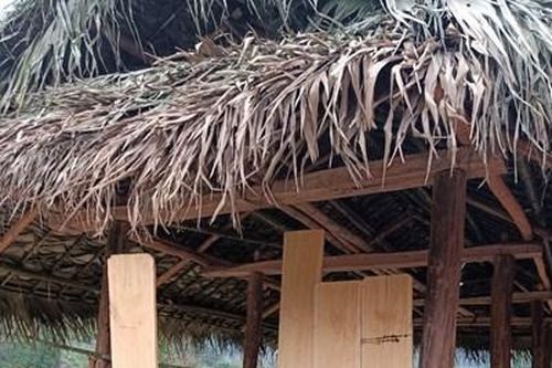 Giúp hộ dân bị hỏa hoạn dựng lại nhà mới