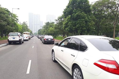 Bộ Tài chính quan điểm cứng rắn, ô tô khó giảm giá sâu