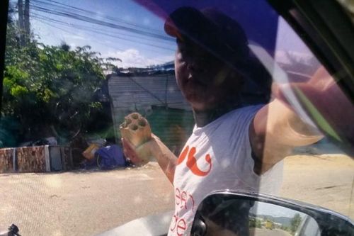 Phản ánh về những tiêu cực tại huyện Vạn Ninh (Khánh Hòa): Phóng viên Văn Hóa bị nhóm côn đồ hành hung, đập phá phương tiện