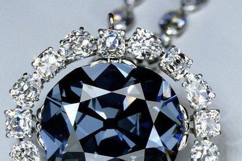 Chuyện lạ: Tung tích viên kim cương hàng nghìn tỷ chứa lời nguyền chết chóc