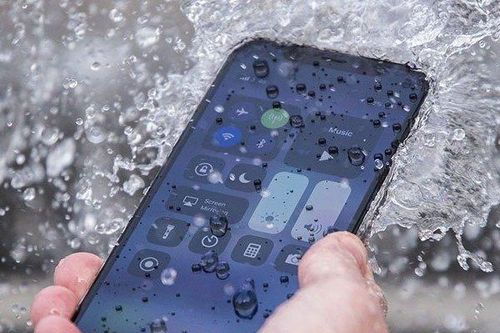 Khắc phục iPhone bị rơi xuống nước theo cách chuyên nghiệp