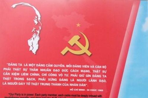 Đặc biệt coi trọng xây dựng, rèn luyện cán bộ của Đảng