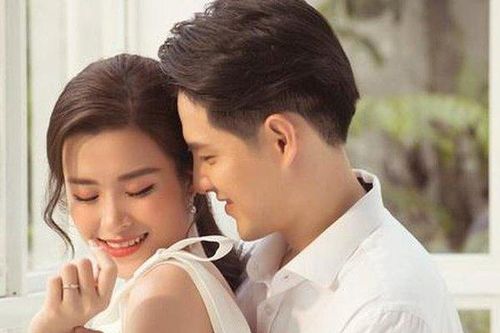 Đông Nhi tung đoạn clip quay 'lén' phản ứng của Ông Cao Thắng khi nhận được tin vui có em bé
