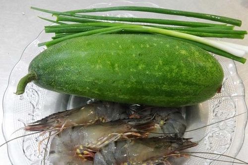 10 phút xong ngay canh bí đao nấu tôm tươi 'giải nhiệt' ngày hè