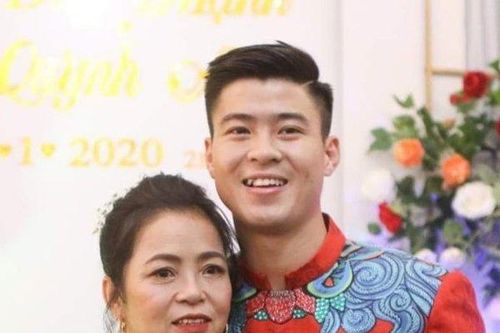 Cầu thủ Duy Mạnh nói gì với mẹ trước tin đồn bạo hành vợ và rạn nứt hôn nhân