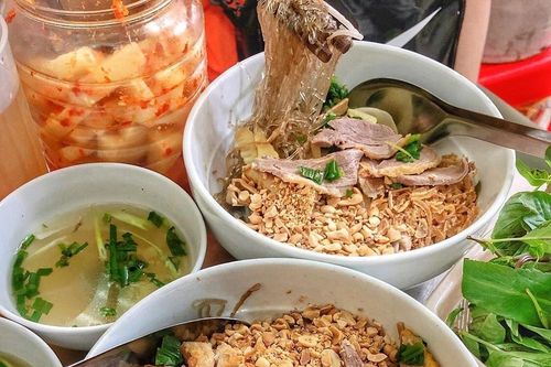 Loạt món trộn ngon được yêu thích ở Hà Nội