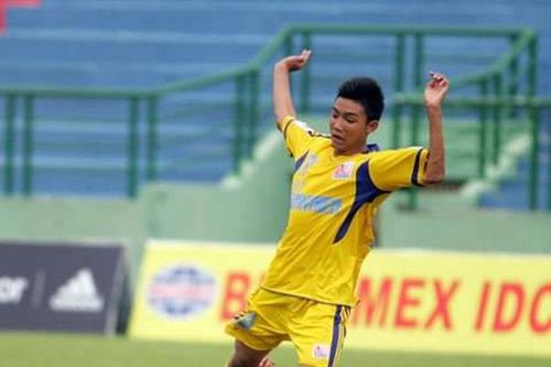 Cựu tiền đạo Lê Văn Công: Từ tài năng của SLNA đến người thợ lắp thang máy