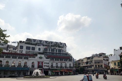 Phố đi bộ Hoàn Kiếm hoạt động trở lại