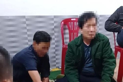 Chủ tịch xã đánh bài giữa mùa dịch Covid-19 bị xử phạt vi phạm hành chính