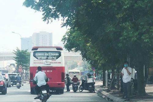 Nhiều xe khách 'rùa bò' rồ ga bỏ chạy khi bị kiểm tra