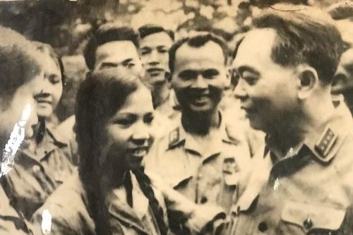 Nữ biệt động sông Hương kể chuyện 2 lần vinh dự được gặp Bác Hồ