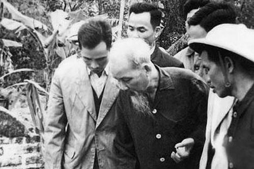 Giếng nước Bác Hồ