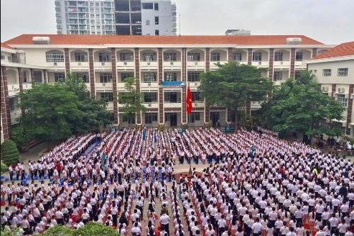 Hiệu trưởng trường công phải công khai kinh phí hoạt động, kế hoạch tuyển dụng