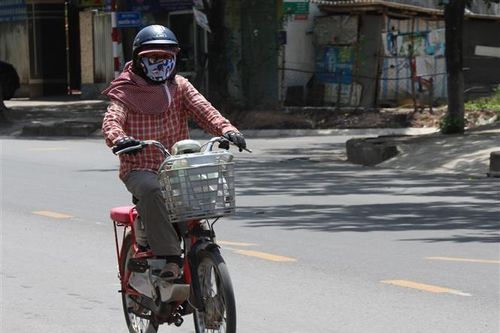 Trung và Nam Trung Bộ nắng nóng gay gắt, chỉ số tia UV gây hại rất cao