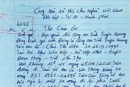 Cảm động chiến sĩ Công an cứu người gặp nạn
